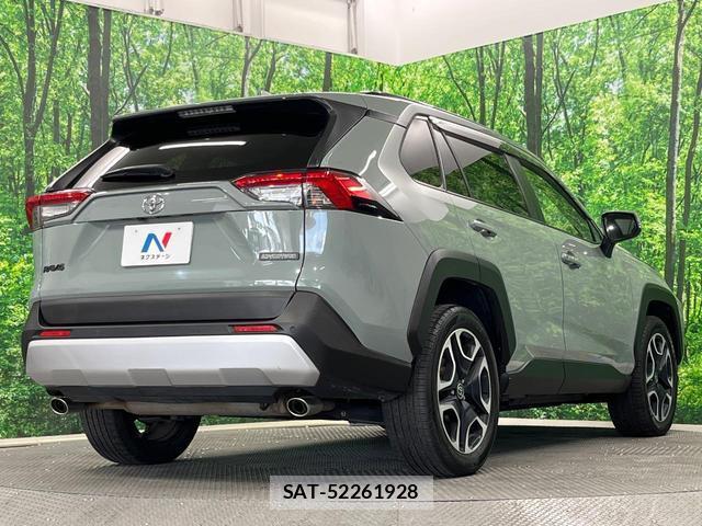 Toyota RAV4 2021-11 8219077-16