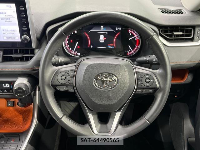 Toyota RAV4 2021-04 8219111-10
