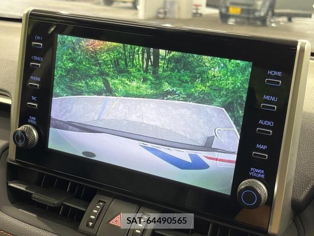 Toyota RAV4 2021-04 8219111-2