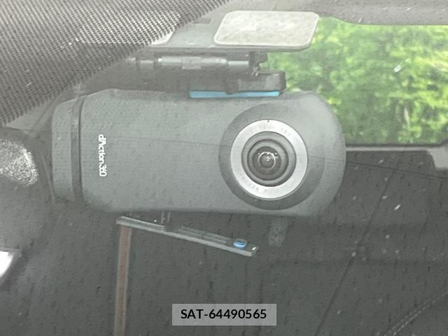 Toyota RAV4 2021-04 8219111-4