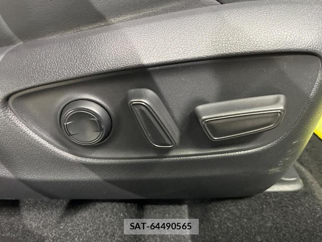 Toyota RAV4 2021-04 8219111-5
