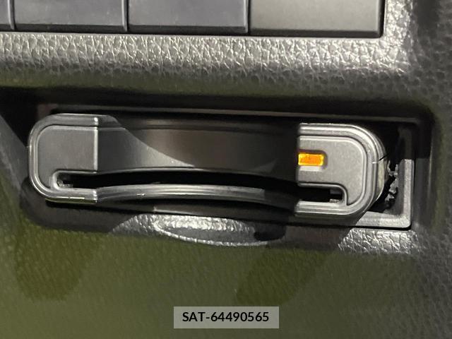 Toyota RAV4 2021-04 8219111-6