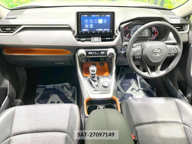 Toyota RAV4 2021-07 8219399-1