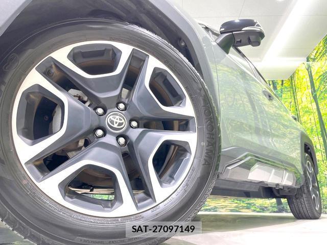 Toyota RAV4 2021-07 8219399-12