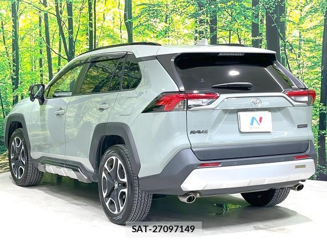 Toyota RAV4 2021-07 8219399-16