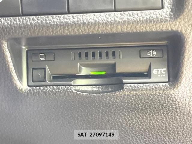 Toyota RAV4 2021-07 8219399-6