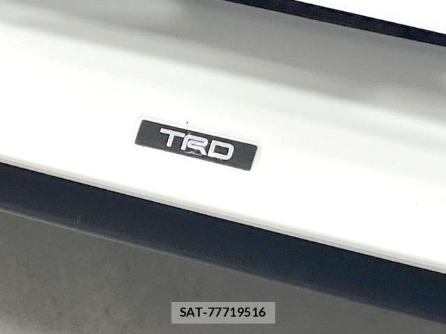 Toyota RAV4 2021-01 8219403-2