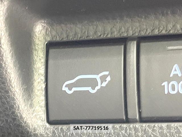 Toyota RAV4 2021-01 8219403-6