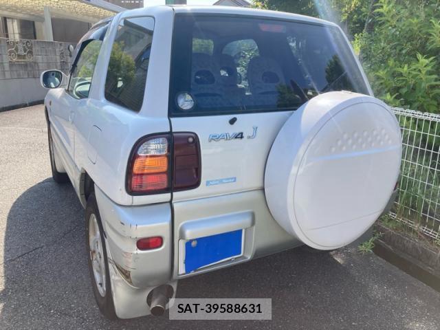 Toyota RAV4 1998-12 8219643-13
