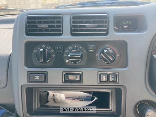 Toyota RAV4 1998-12 8219643-18