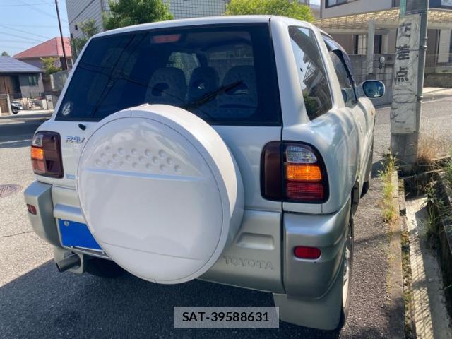 Toyota RAV4 1998-12 8219643-2