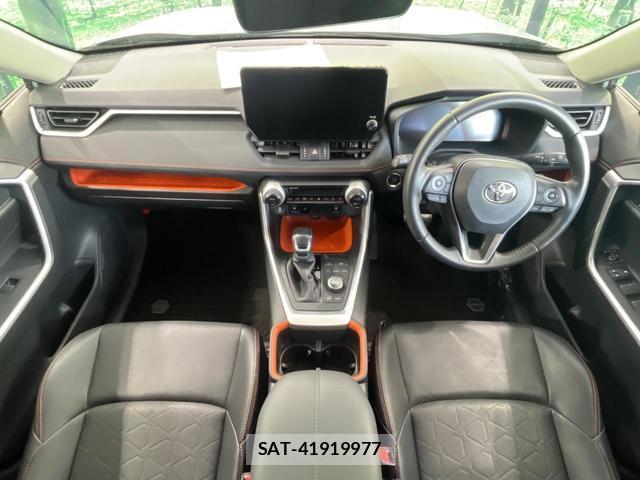 Toyota RAV4 2023-03 8219681-1