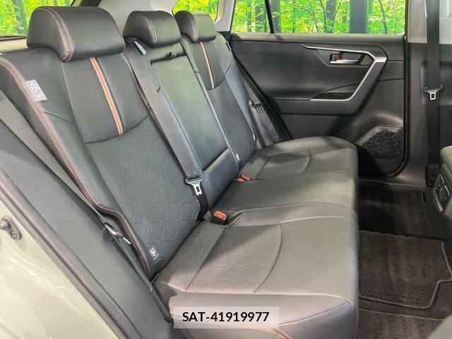 Toyota RAV4 2023-03 8219681-8