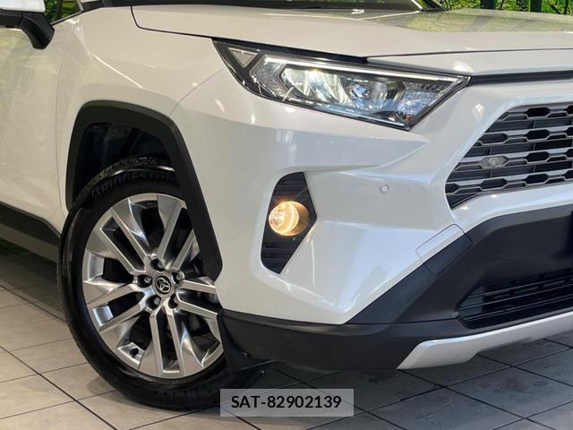 Toyota RAV4 2020-04 8219723-11