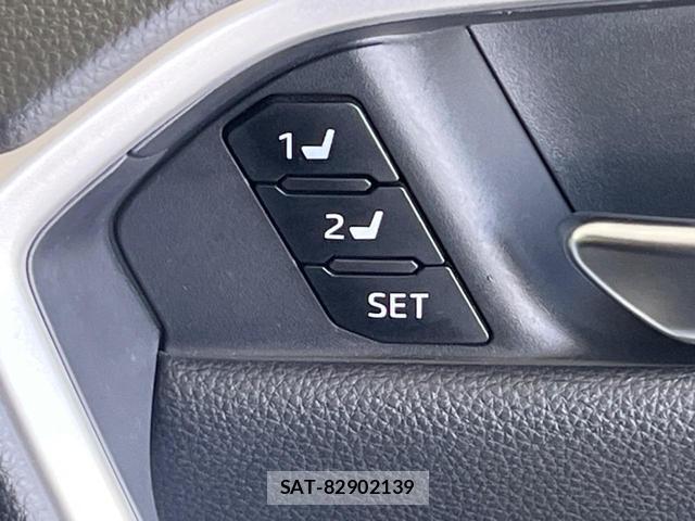 Toyota RAV4 2020-04 8219723-5