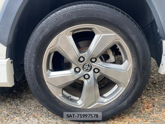 Toyota RAV4 2019-06 8219887-15