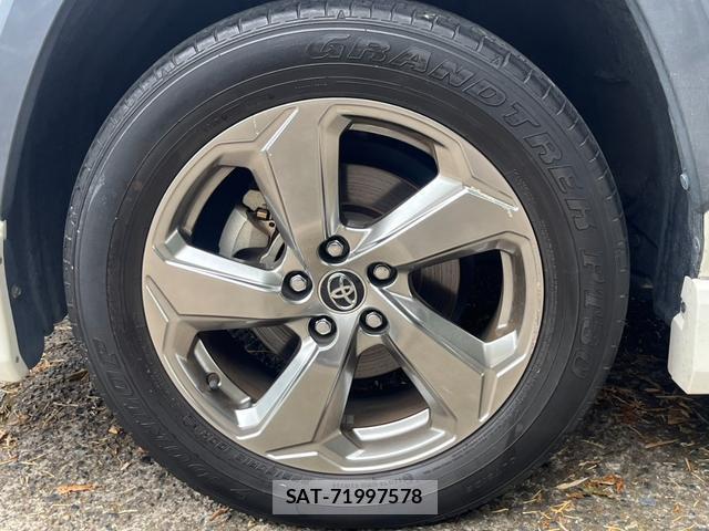Toyota RAV4 2019-06 8219887-16