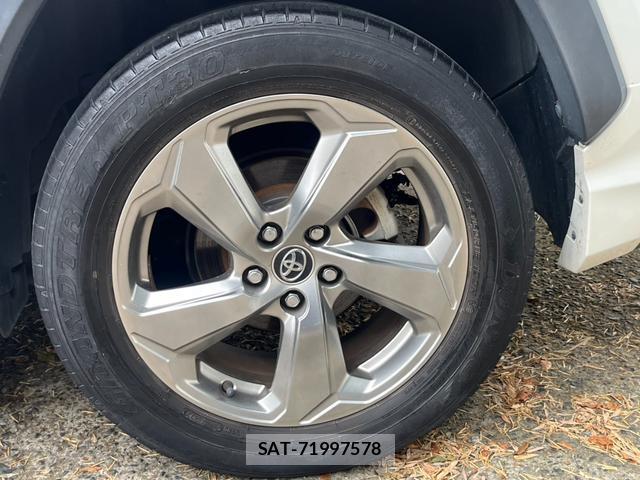 Toyota RAV4 2019-06 8219887-17