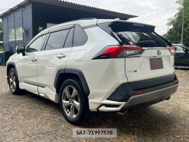 Toyota RAV4 2019-06 8219887-18