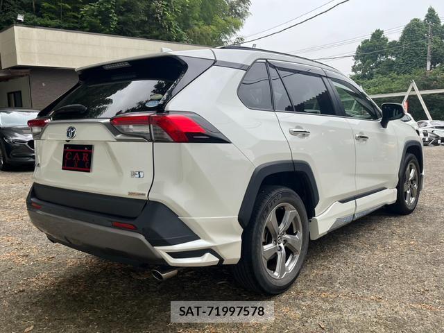 Toyota RAV4 2019-06 8219887-6