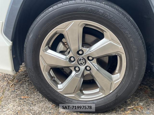 Toyota RAV4 2019-06 8219887-8