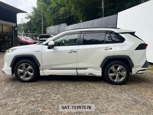 Toyota RAV4 2019-06 8219887-9