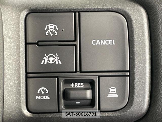 Toyota RAV4 2026-07 8220420-5