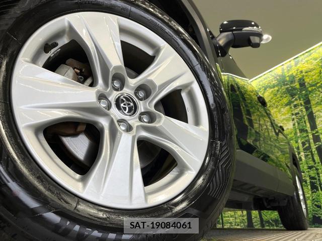 Toyota RAV4 2019-05 8221093-12