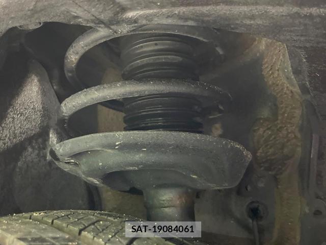Toyota RAV4 2019-05 8221093-19
