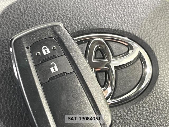 Toyota RAV4 2019-05 8221093-5