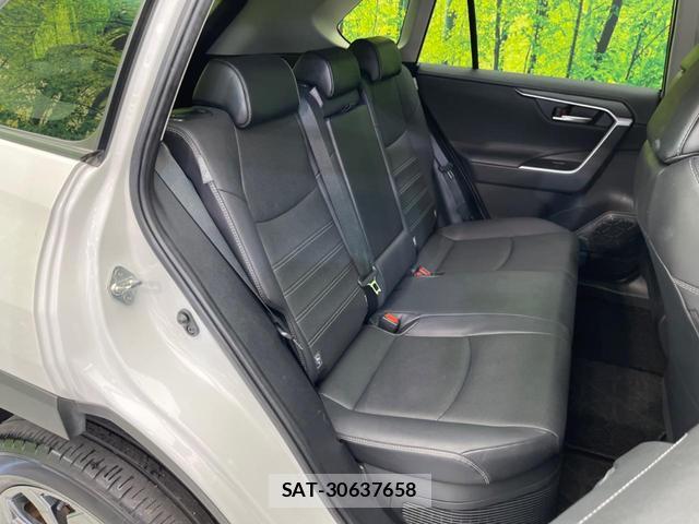 Toyota RAV4 2023-11 8221145-8