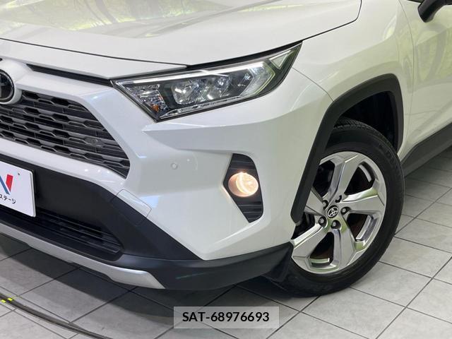 Toyota RAV4 2020-02 8221148-11