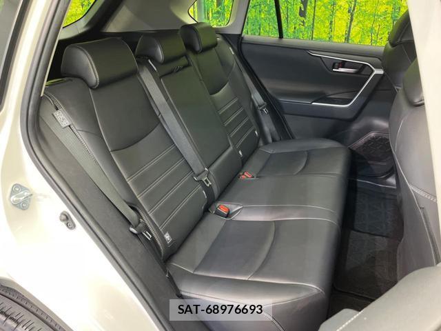 Toyota RAV4 2020-02 8221148-8