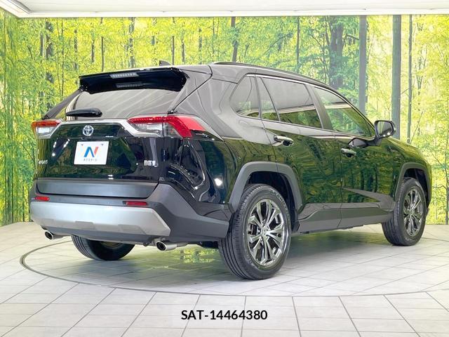 Toyota RAV4 2023-06 8221230-16