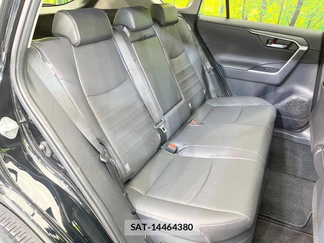 Toyota RAV4 2023-06 8221230-8
