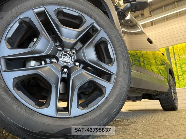 Toyota RAV4 2022-03 8221651-12