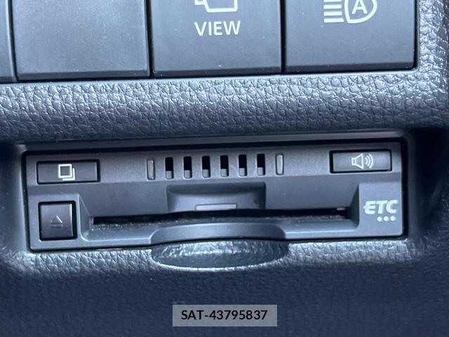 Toyota RAV4 2022-03 8221651-6
