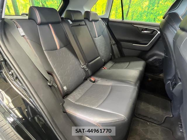 Toyota RAV4 2019-05 8221654-8