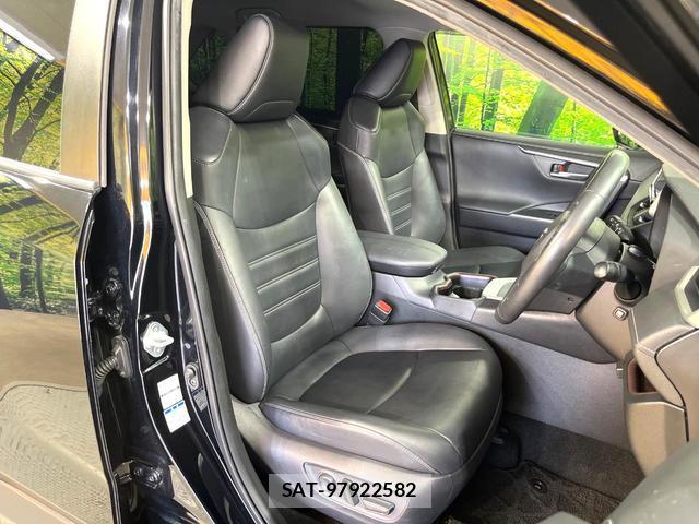 Toyota RAV4 2023-09 8222031-8