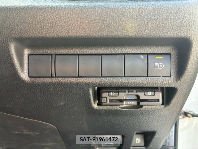 Toyota RAV4 2020-01 8222855-6