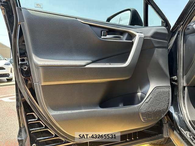 Toyota RAV4 2022-02 8223257-10