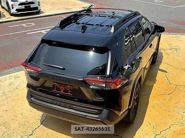Toyota RAV4 2022-02 8223257-12