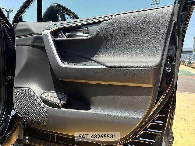 Toyota RAV4 2022-02 8223257-19