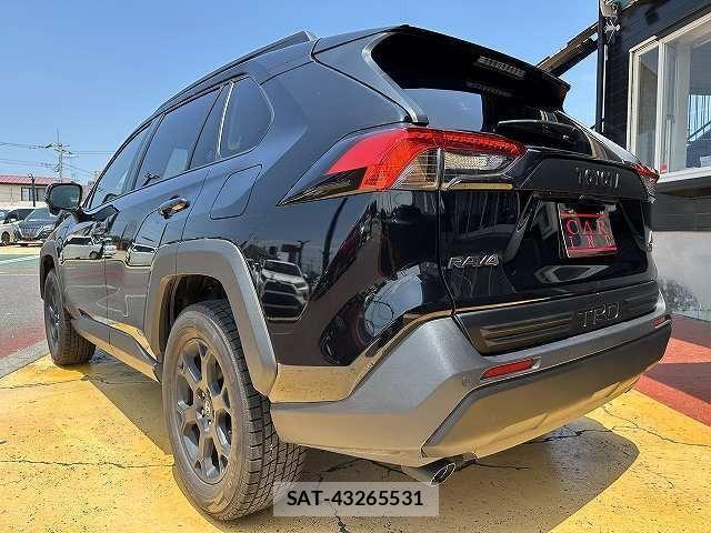 Toyota RAV4 2022-02 8223257-5