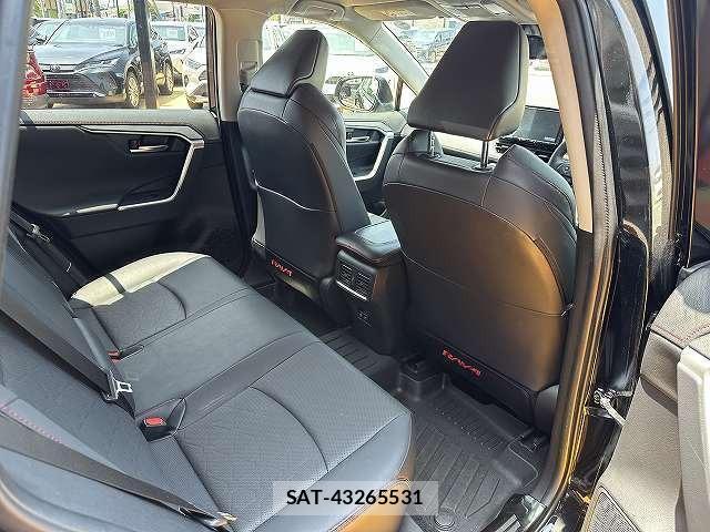 Toyota RAV4 2022-02 8223257-7