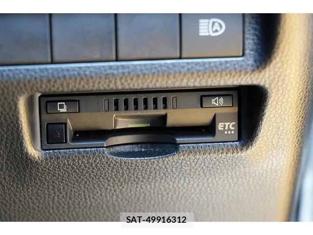 Toyota RAV4 2020-11 8223259-8