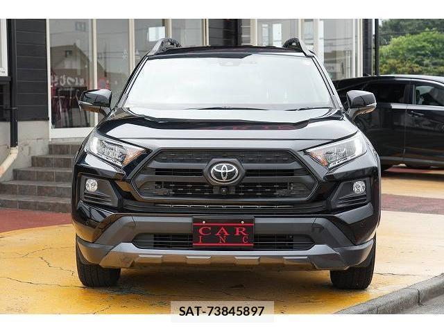 Toyota RAV4 2021-06 8223263-1