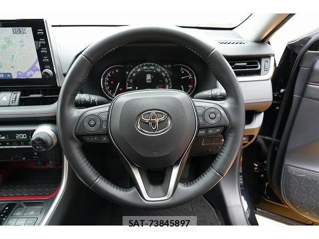Toyota RAV4 2021-06 8223263-2