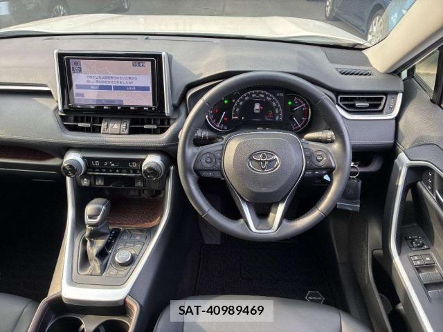 Toyota RAV4 2019-10 8223594-2