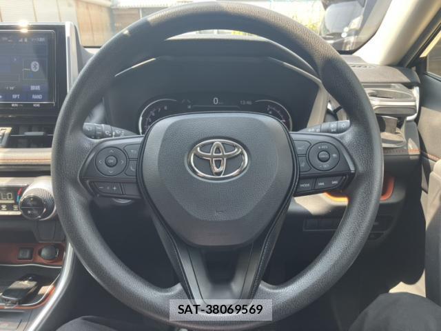 Toyota RAV4 2020-03 8223740-18